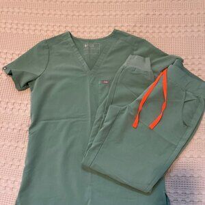 Figs Sage Scrub Set with Vibrant Orange Ties size small